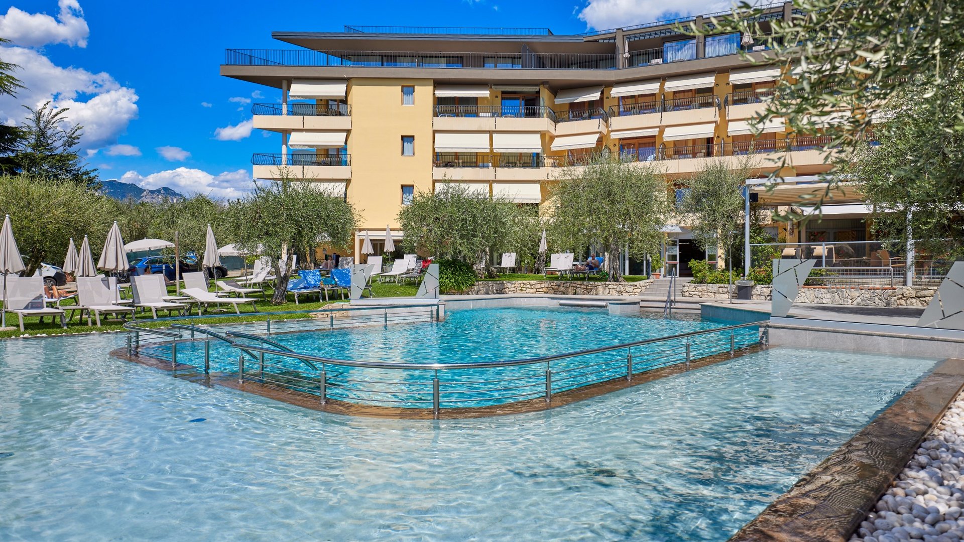 Hotel in Malcesine on Lake Garda: a relaxing dream Hotel in Malcesine on Lake Garda: a relaxing dream